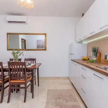 Дом отдыха Beautiful In With Kitchen